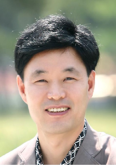 김판구 사진
